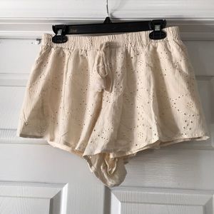 IVORY ISLET SHORTS